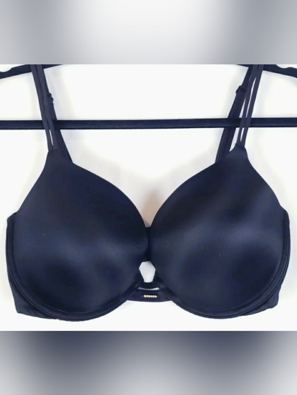 NWOT Victoria's Secret Very Sexy Push Up Bra In Black Satin Size 32DDD/F70